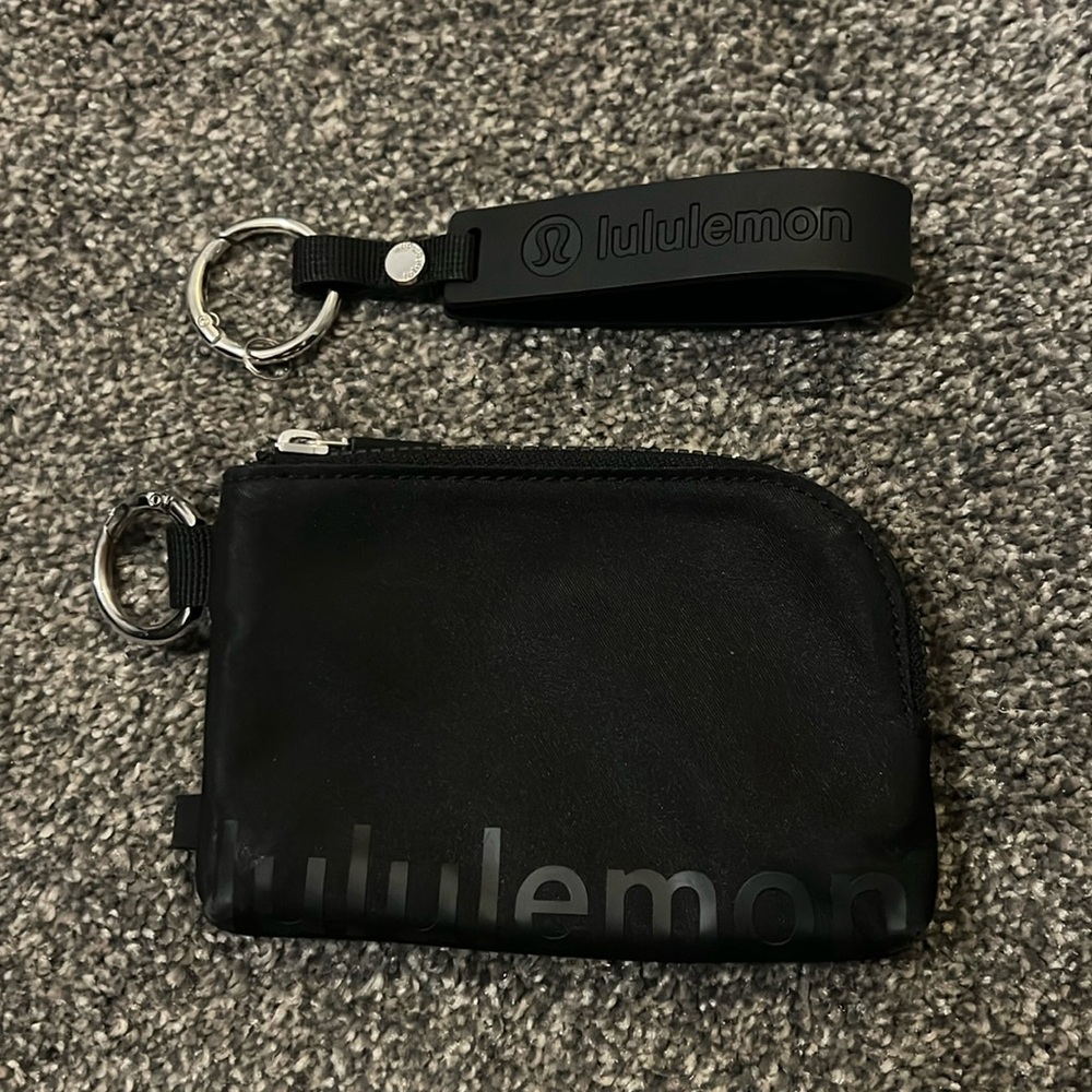 Lululemon keychain & wallet